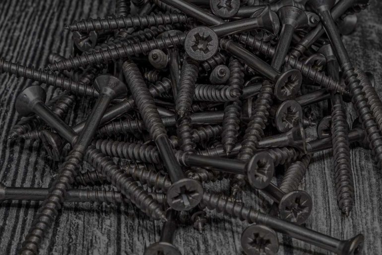  Nails or Screws For Your Deck Which One Is Better?